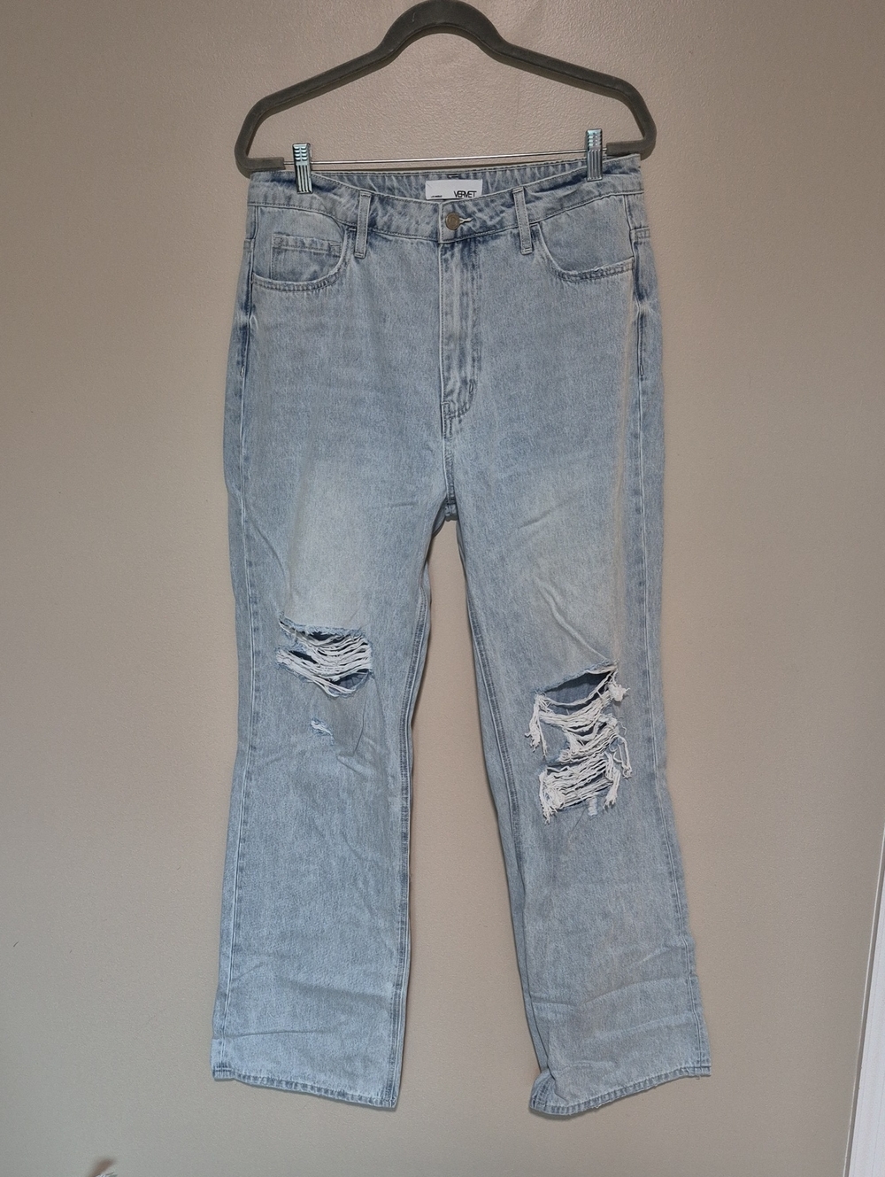 Vervet Light Wash Distressed Women’s Jeans